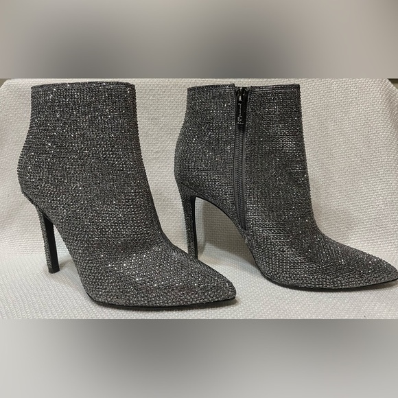 Jessica Simpson Pelina 3 booties - Picture 2 of 11